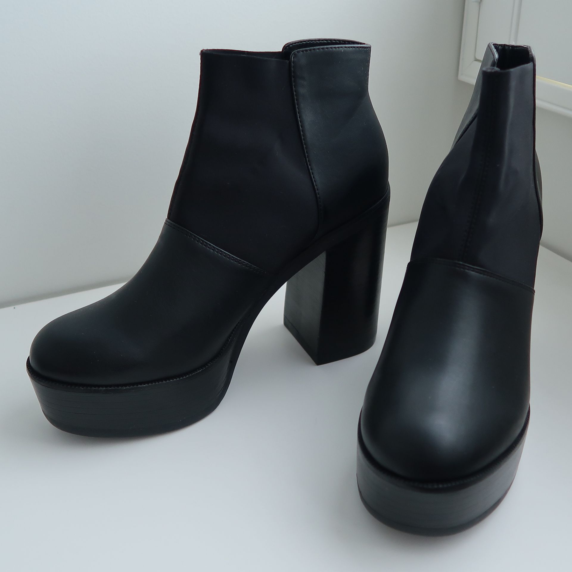 hysteria chunky platform ankle boots