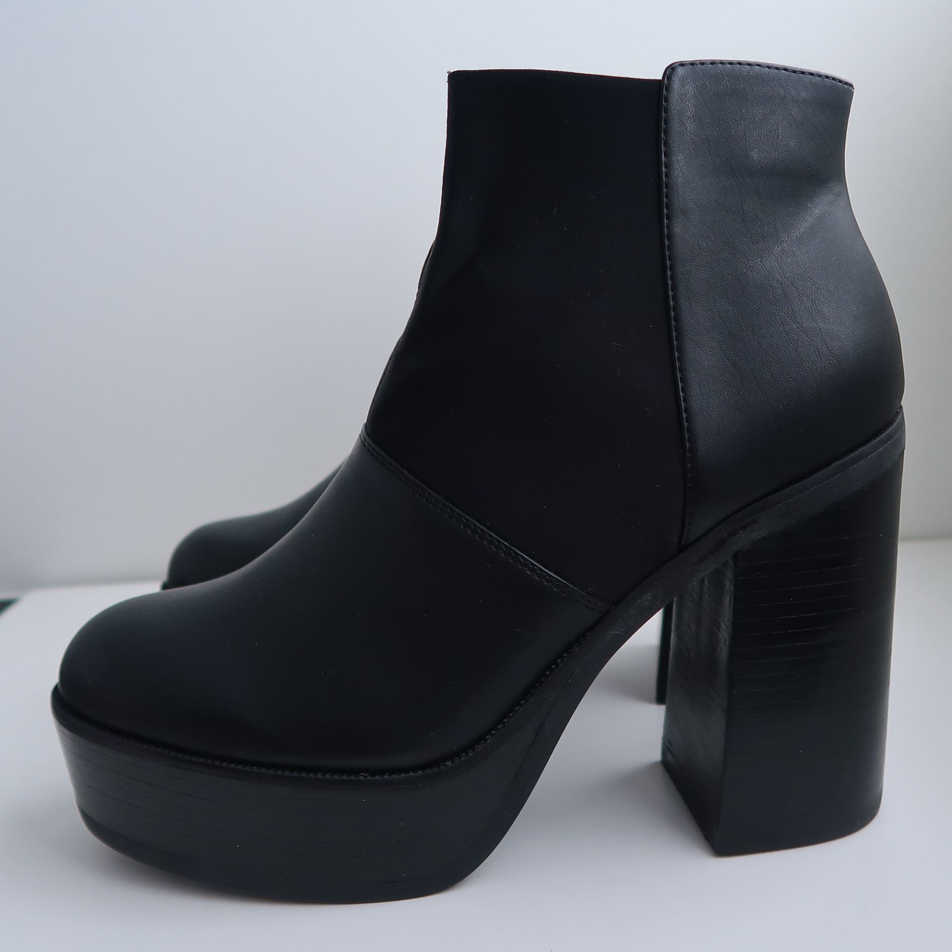 hysteria chunky platform ankle boots